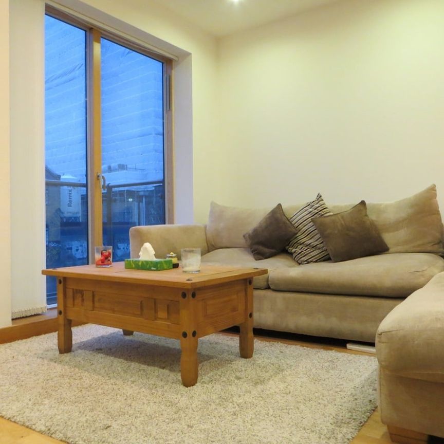 2 Bed Flat, Frances Wharf, E14 - Photo 1