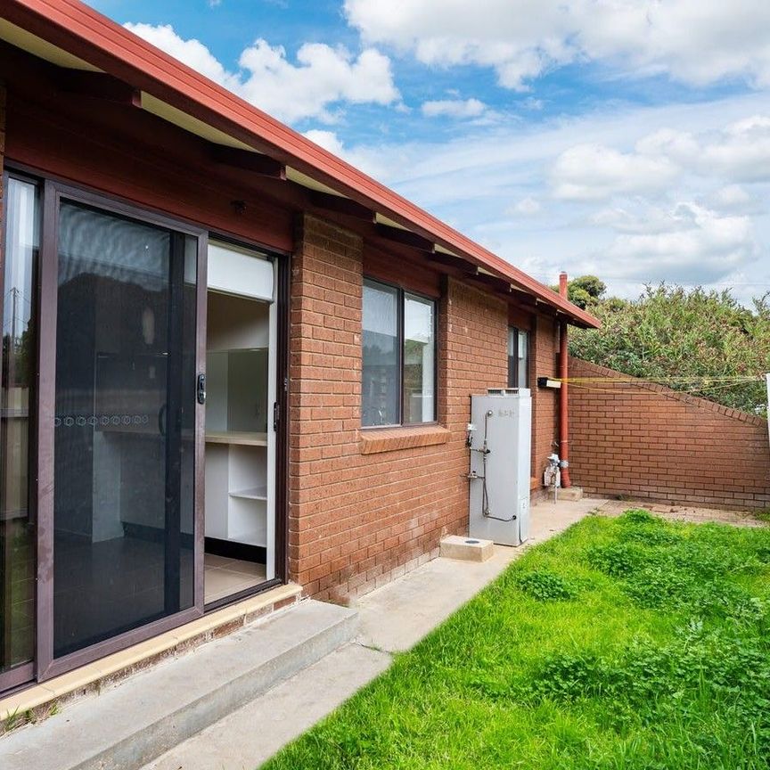 Modern Living, Low-Maintenance Lifestyle - Photo 1