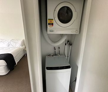 Fully Furnished 2 Bed Hospital Location - Photo 3