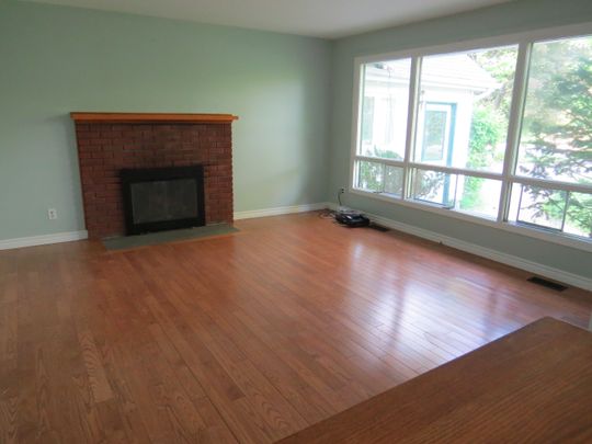 For Lease - 2326 Scrivens Drive, Greely - Metcalfe - Osgoode - Vernon and Area, Ontario - Photo 1