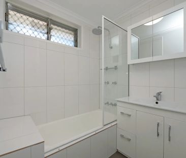 Comfort, Convenience and Space! - Photo 6