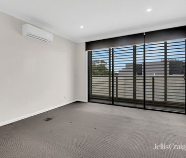 3 Seymour Lane, Williamstown VIC 3016 - Townhouse For Rent | Domain - Photo 3