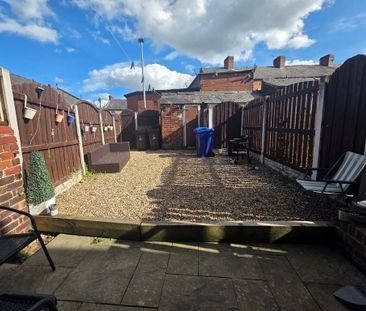 2 bedroom terraced house to rent - Photo 6