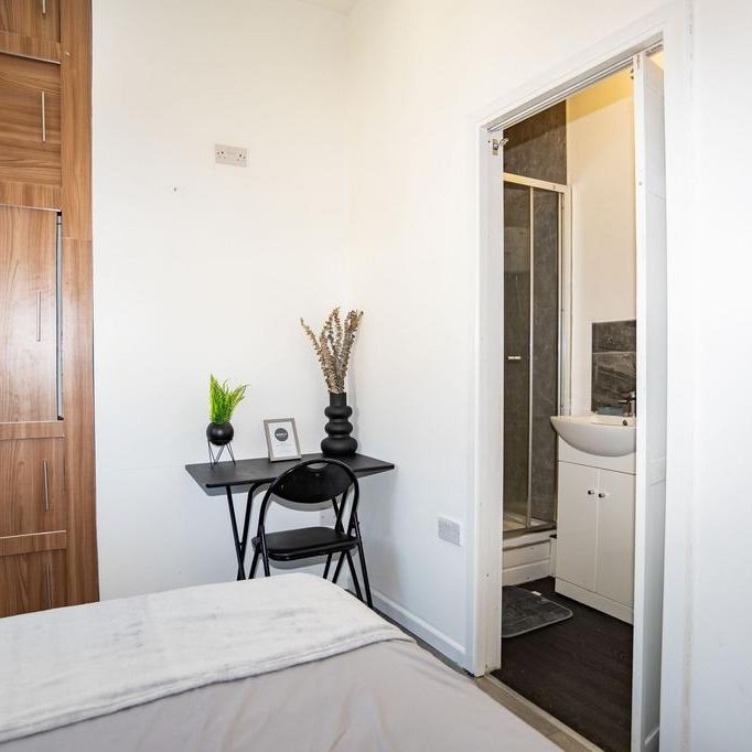 4 bedroom house to rent - Photo 1