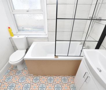 3 bedroom terraced house to rent - Photo 5
