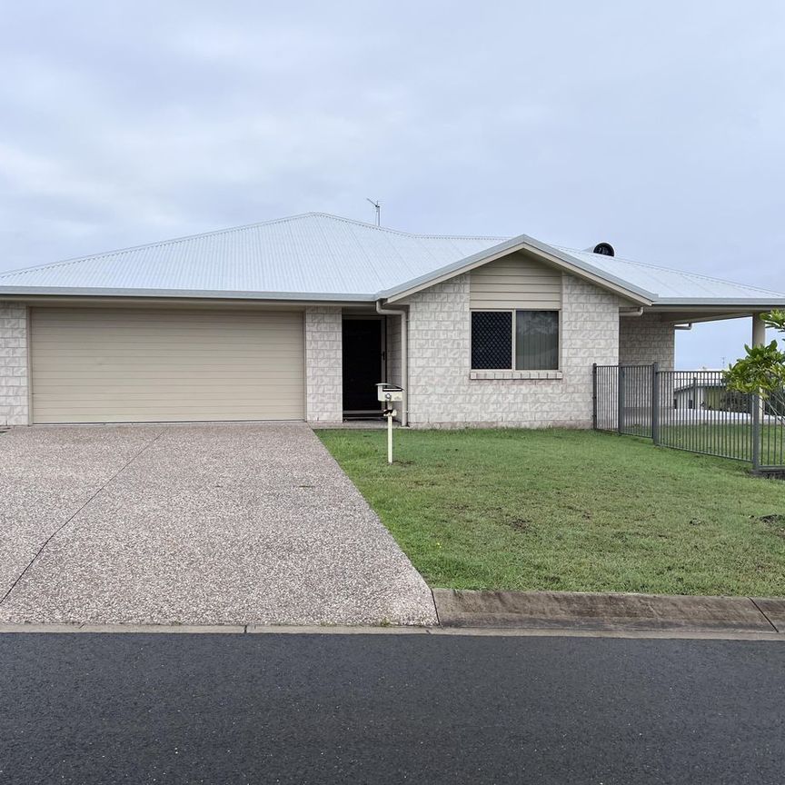 PARTLY FURNISHED WITH AIR CONDITIONING - CLOSE TO HOSPITAL - Photo 1