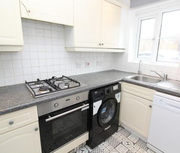 2 bedroom end of terrace house to rent - Photo 1
