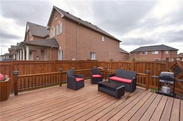 For Lease - 17 Aubergine Street, Richmond Hill, Ontario - Photo 1