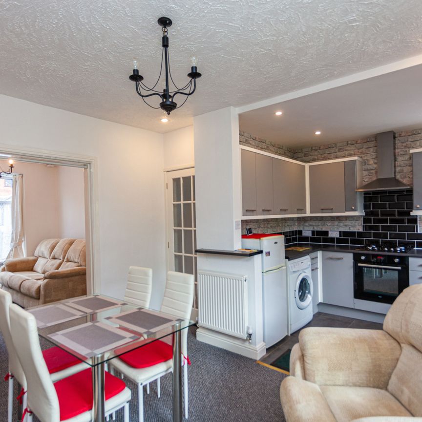 Bradford Road, Bolton, BL3 - Photo 1