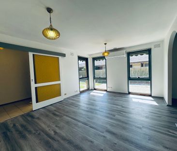 Spacious 4-Bedroom Family Home in a Quiet Court Location - Photo 3