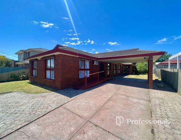 Spacious Family Home in Burwood East - Photo 1