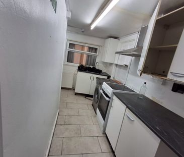 1 Bed Flat, Green Street, E7 - Photo 5