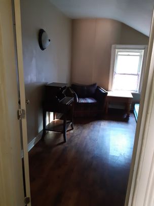 81 Malborough Room for Rent - Photo 1