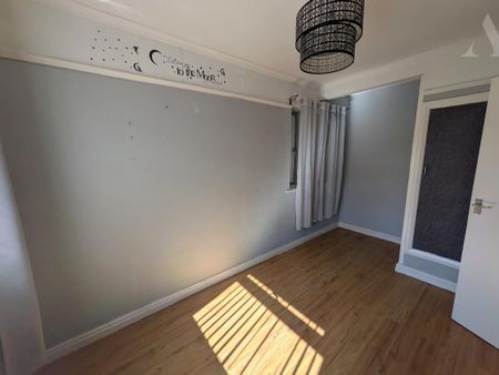 3 bedroom end of terrace house to rent - Photo 3