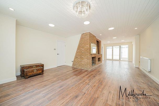 4 bedroom bungalow to rent - Photo 1