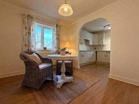 2 bedroom flat to rent - Photo 4