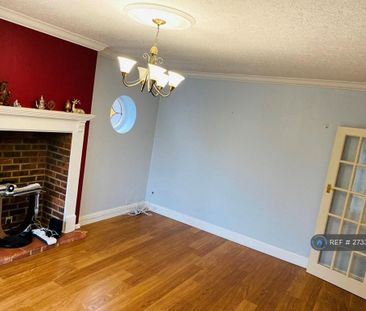 4 bedroom bungalow to rent - Photo 1