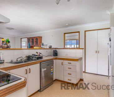 Spacious Family Home with Multiple Living Areas in Convenient Wilso... - Photo 4