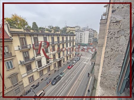 Affitto Residenziale - Milano Centro Storico - Via Giosuè Carducci - Photo 4