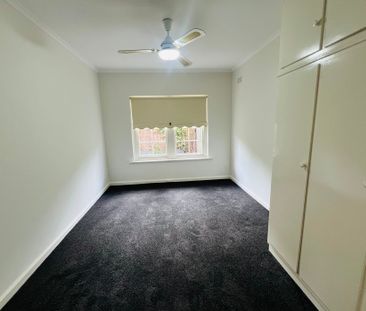 Stunning Leabrook! - Photo 3