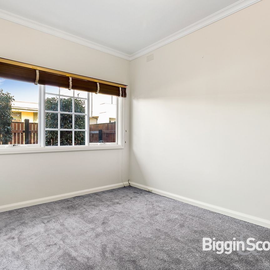 An unmissable place to call home - Photo 1