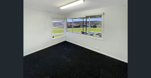 Cosy & Comfortable 2 bed + Study on Sprawling Land - Photo 1