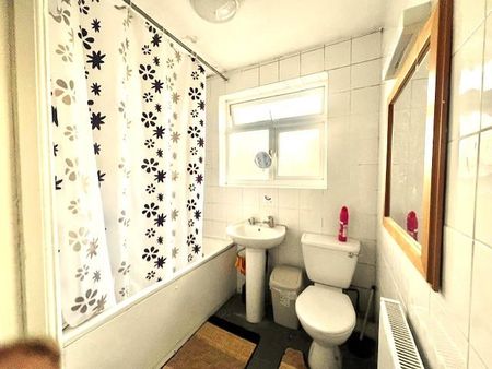 4 bedroom maisonette to rent - Photo 5