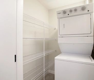 The Circle — 1 Bedroom + Den - Photo 6