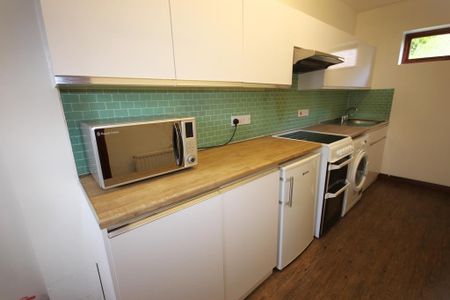 2 bedroom maisonette to rent - Photo 5