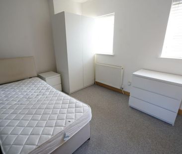 1 bedroom in a house share to rent - Photo 5