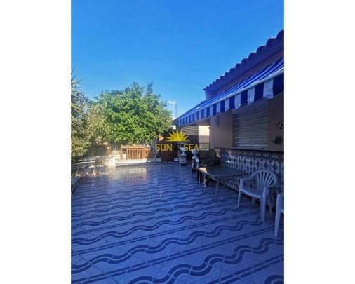 THREE-BEDROOM CHALET – GRAN ALACANT - Photo 1