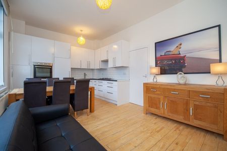 2 Bed Flat, Tooting High Street, SW17 - Photo 4