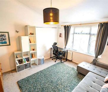 Manor Waye, Uxbridge, Middlesex, UB8 - Photo 4