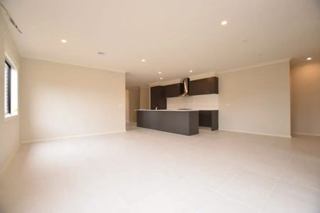 Fabulous 4Br Family Home in Point Cook! - Photo 2