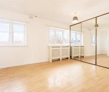 2 bedroom semi-detached house to rent - Photo 2