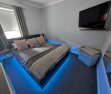 3 bedroom terraced house to rent - Photo 2