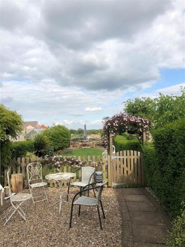 3 bedroom semi-detached house to rent - Photo 2