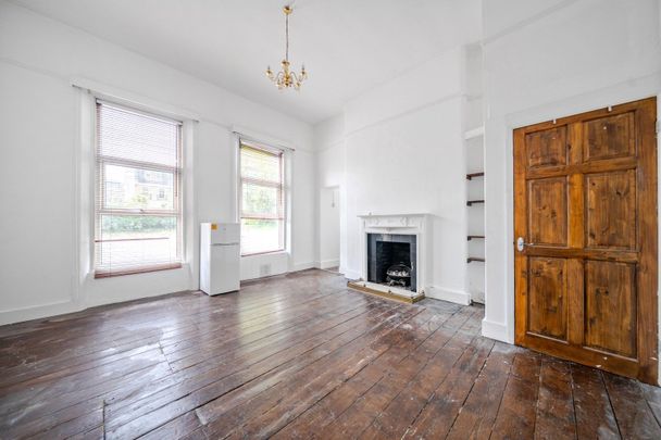 Somertrees Avenue, London, SE12 - Photo 1