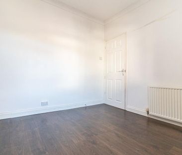 2 bedroom end of terrace house to rent - Photo 6