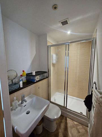 Room in a Shared Flat, Oswald Street, G1 - Photo 5