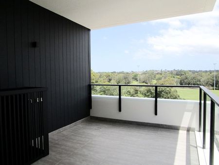 Luxurious 2 Bedroom Apartment - Photo 3