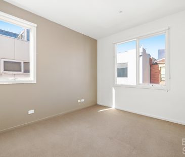 3 BEDROOM TOWNHOUSE! - Photo 4