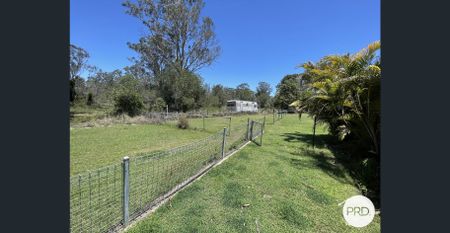 THREE BEDROOM HOME - LARGE YARD and PADDOCKS - Photo 4