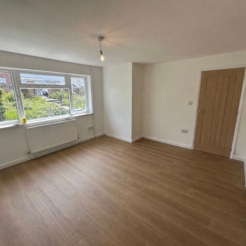 6 Forest View, Cimla, Neath, SA11 3RS - Photo 1
