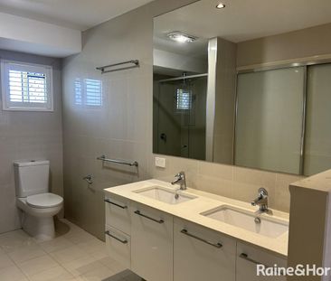 FAMILY HOME CLOSE TO THE BAY - *BREAK LEASE - RENT IS $620.00 PER W... - Photo 6