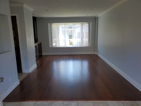 For Lease - 1077 Selby Avenue, Oakville, Ontario - Photo 2