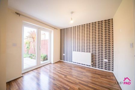 3 bedroom semi-detached house to rent - Photo 3