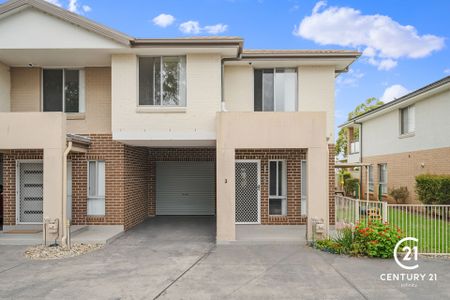 Prime Location&excl; Stunning Townhouse for Lease – Don't Miss Out&excl; - Photo 2