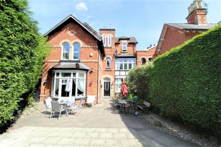Whitefield, Stockport - Photo 5