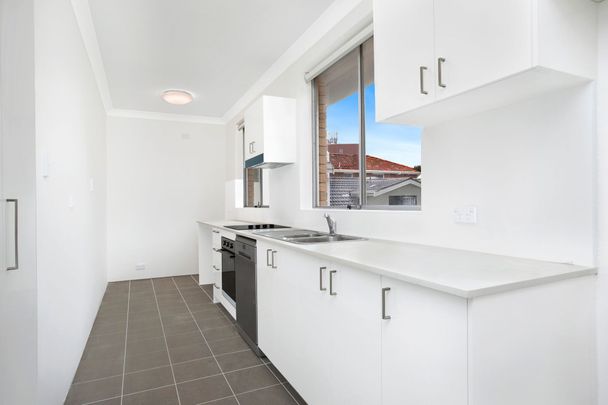 Top Floor Apartment in North Bondi - Photo 1